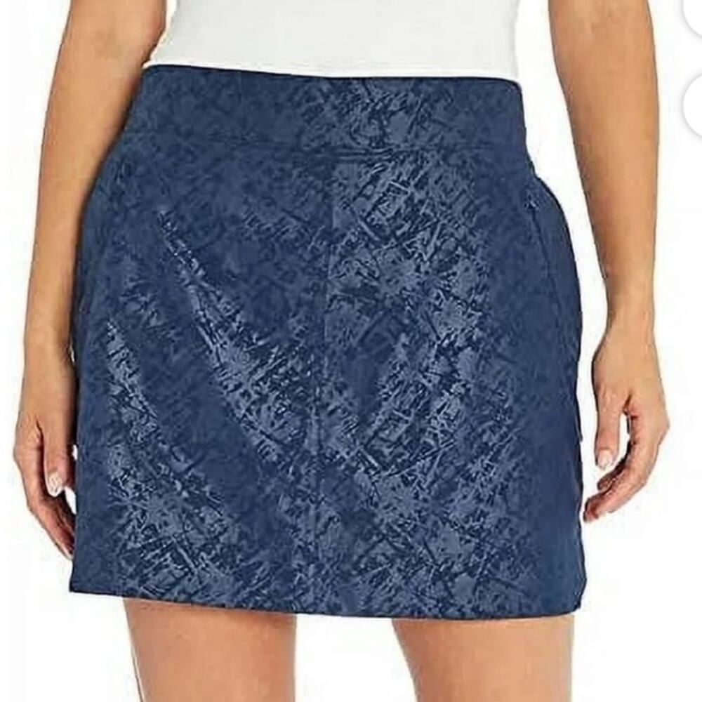 NEW ORVIS Embossed Pull-On Travel Skort Shattered Glass Embossed Print Navy Blue